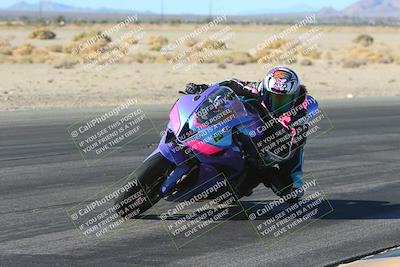 media/Jan-10-2025-CVMA Friday Practice (Fri) [[489e0da257]]/Group 4 and Trackday/Session 2 (Turn 4 Inside)/